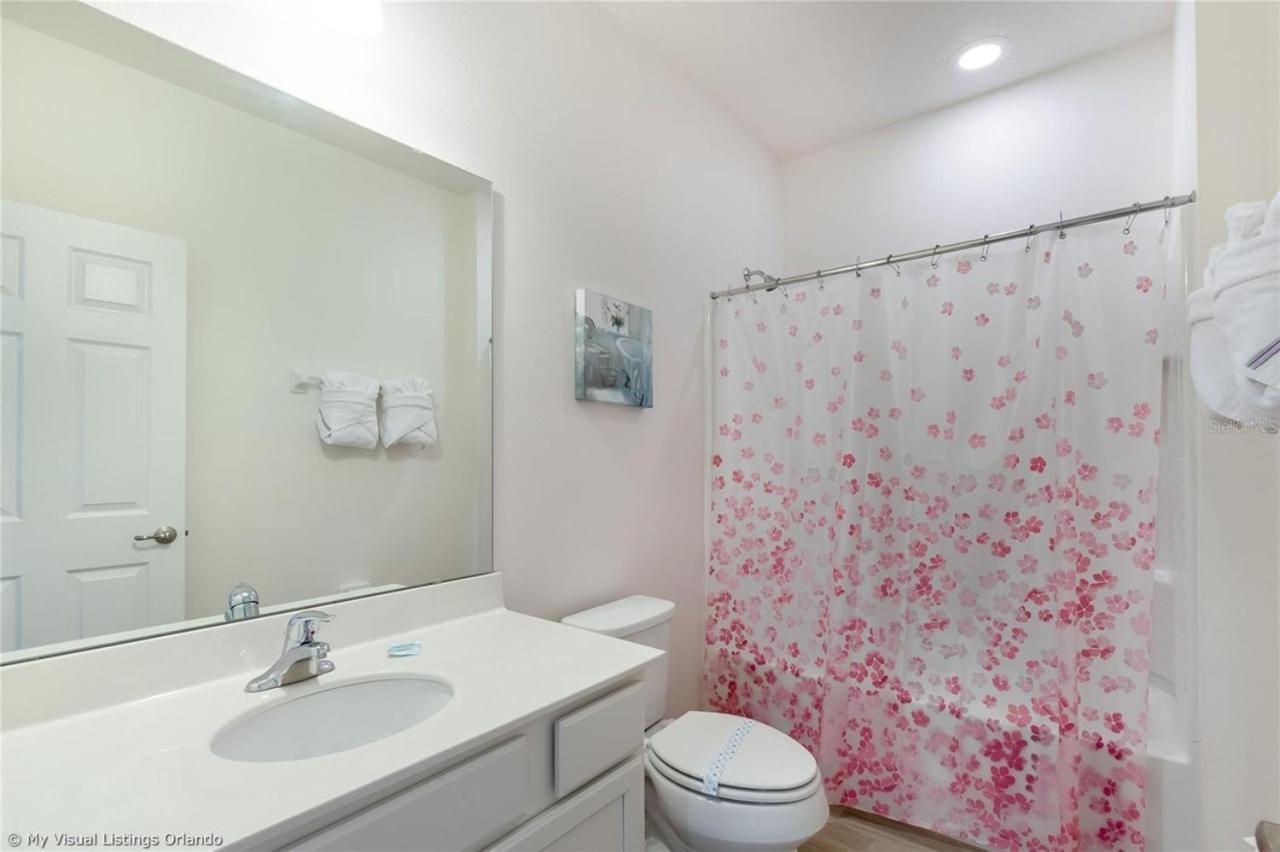 Oakwood Oasis Hotel Davenport Bagian luar foto