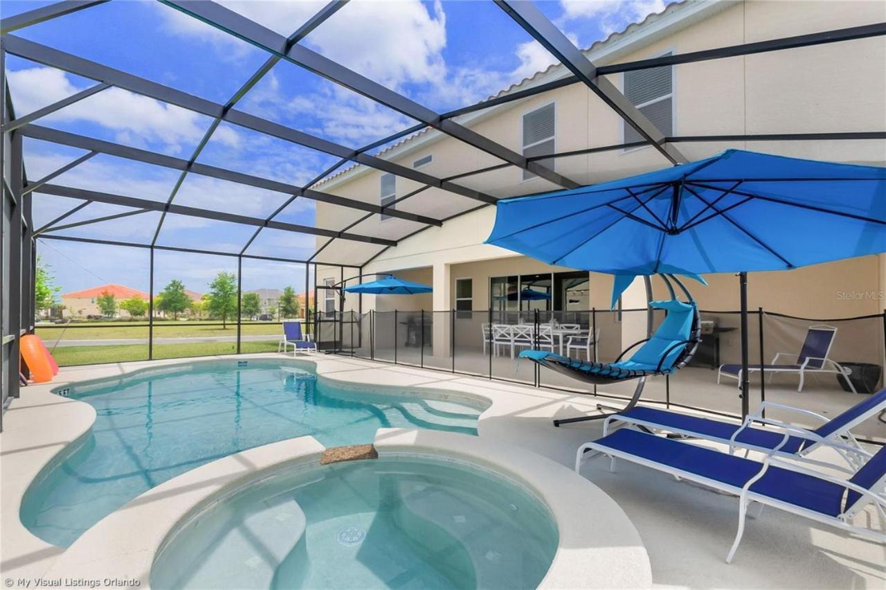 Oakwood Oasis Hotel Davenport Bagian luar foto