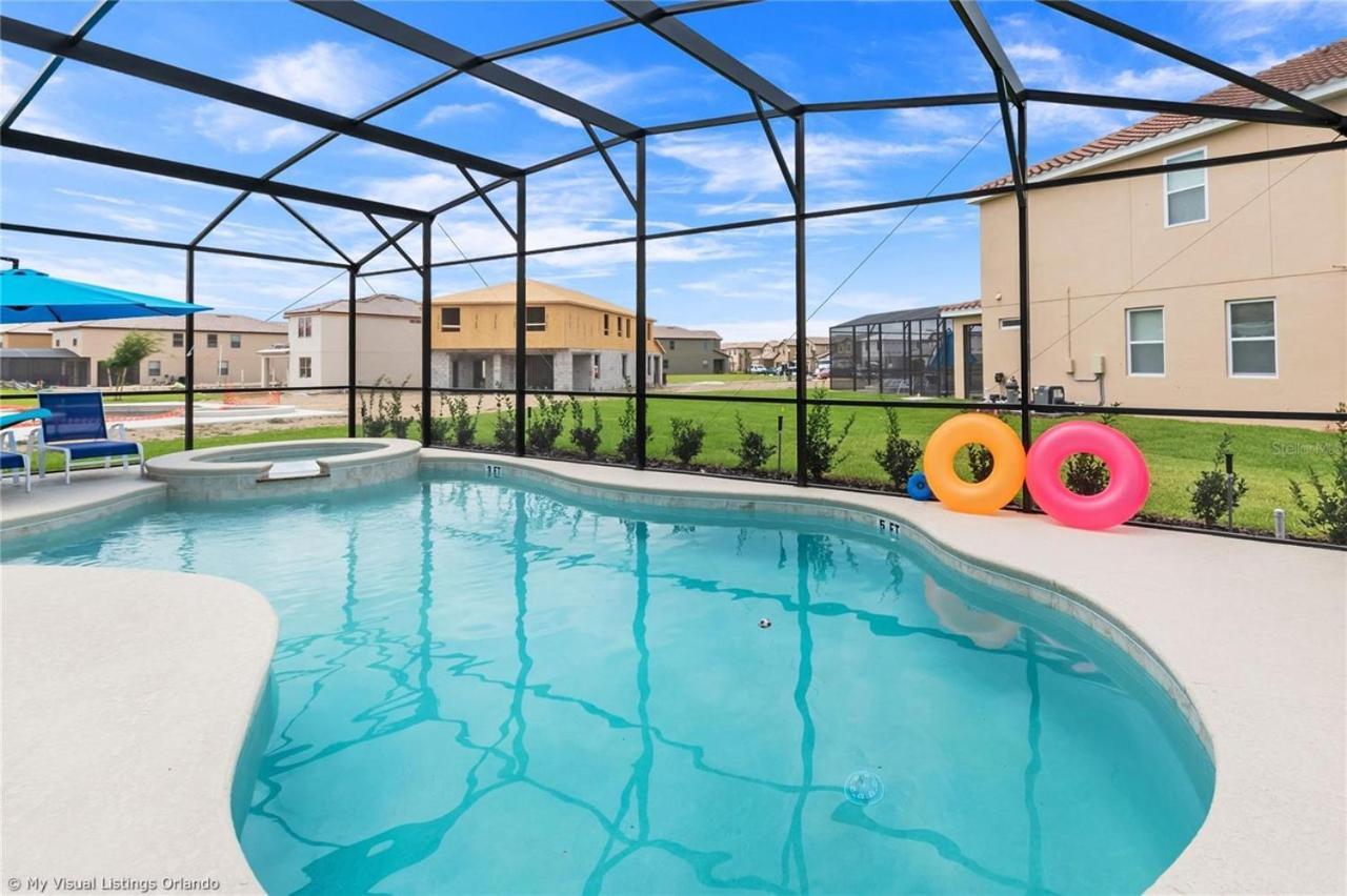 Oakwood Oasis Hotel Davenport Bagian luar foto
