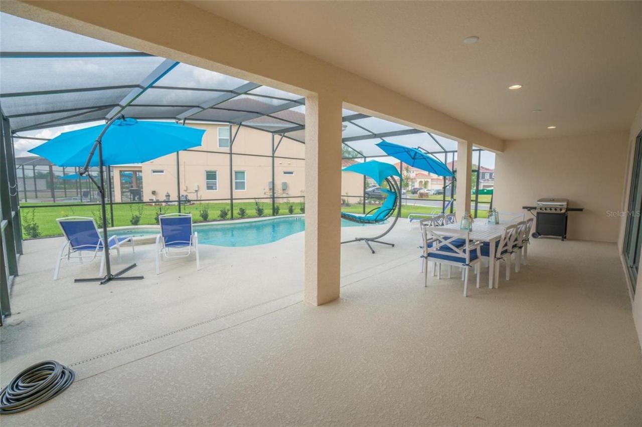 Oakwood Oasis Hotel Davenport Bagian luar foto